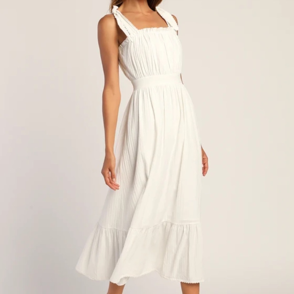 Lulu’s White Toe-Strap Midi Dress